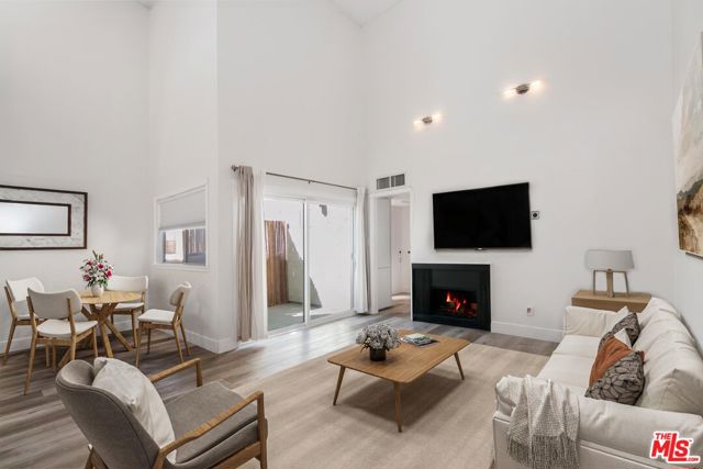 Property photo of 1339 N Columbus AV