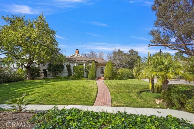 Photo of 1083 E Fairmount