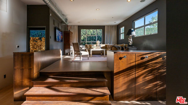 Property photo of 710 N Orlando AV