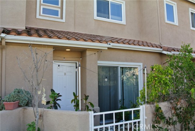 Property photo of 25708 Holiday CR