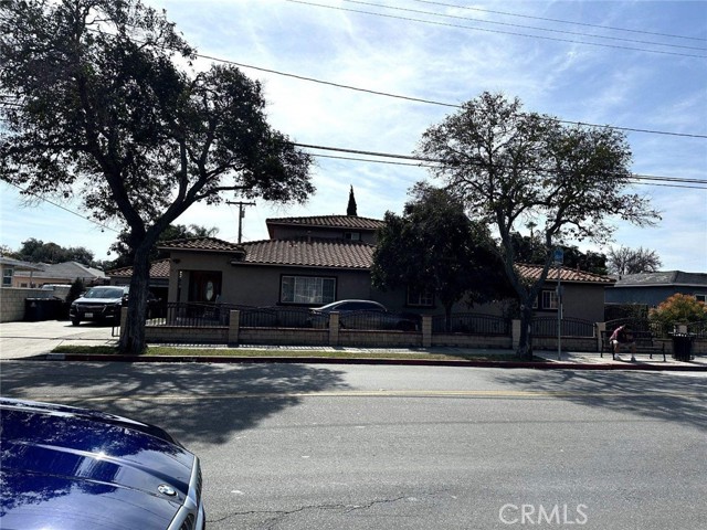 Property photo of 1042 W Mcfadden AV