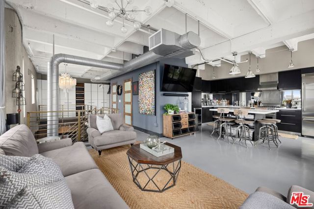 Property photo of 6253 Hollywood BL