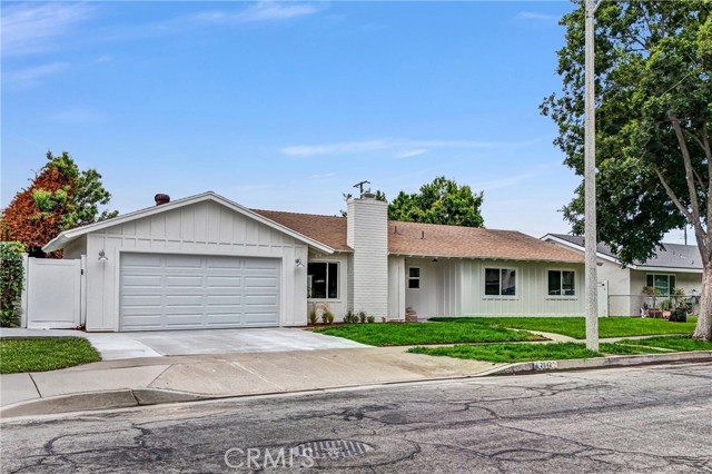 Property photo of 2842 E Virginia AV