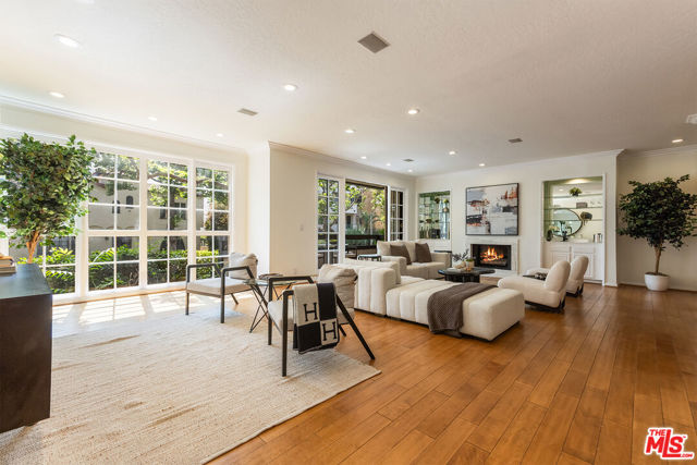 Property photo of 133 S Oakhurst DR