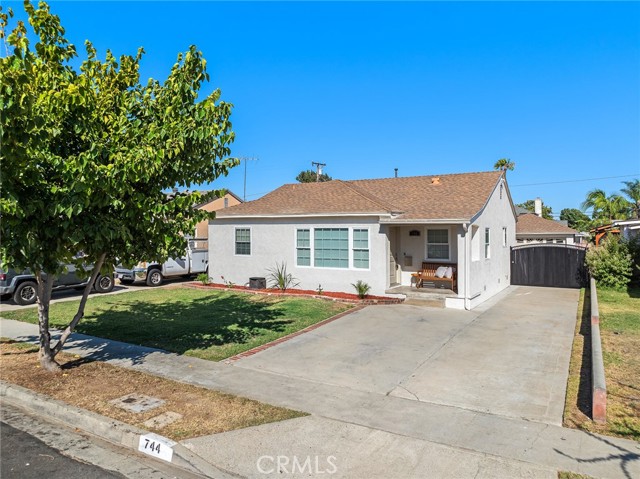 Property photo of 744 S 5th ST