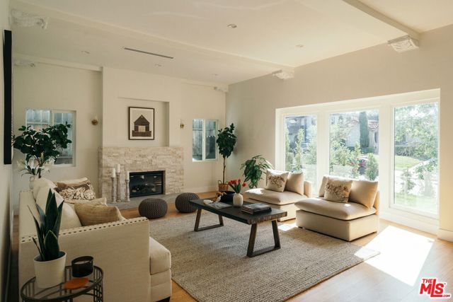 Property photo of 1237 S Curson AV
