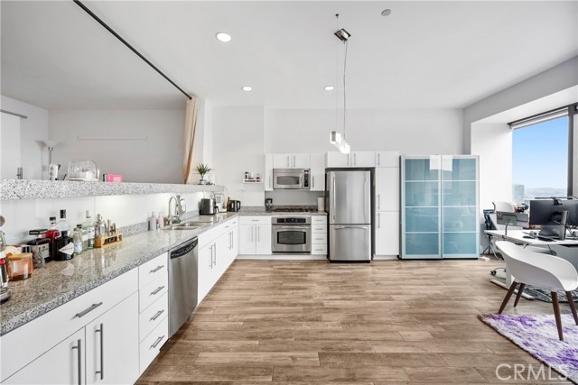 Property photo of 1100 Wilshire BL