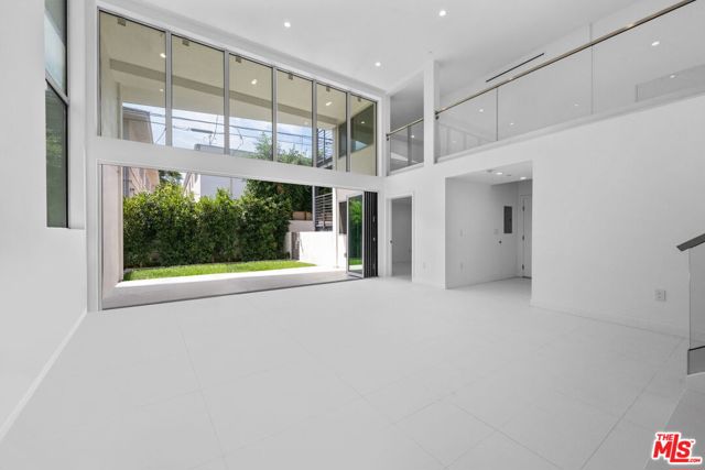 Property photo of 621 N Kings RD