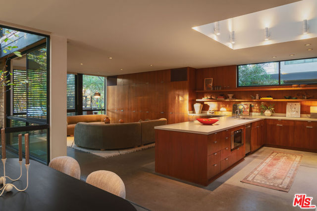 Property photo of 734 Palms BL