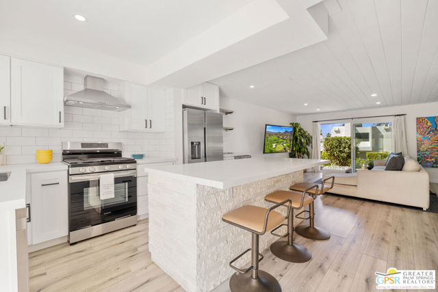 Property photo of 48756 Desert Flower DR