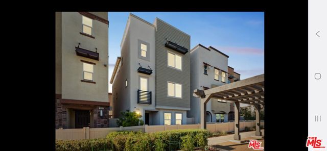 Property photo of 605 Daniel Freeman CR