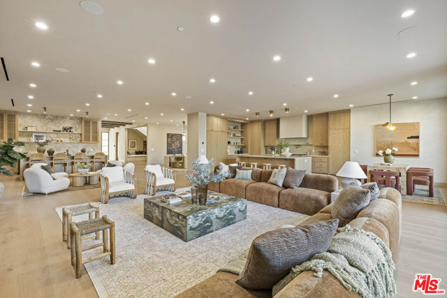 Property photo of 14273 Greenleaf ST