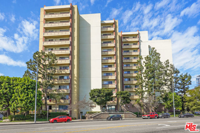 Property photo of 321 S San Vicente BL