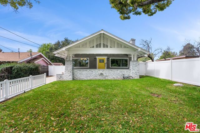 Property photo of 1027 N Summit AV
