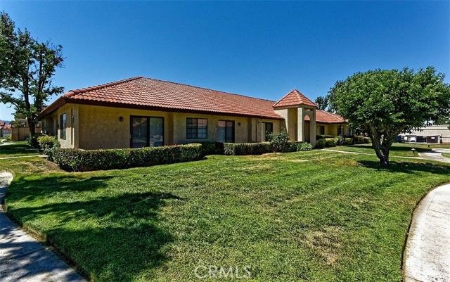 Property photo of 19236 Cottonwood DR