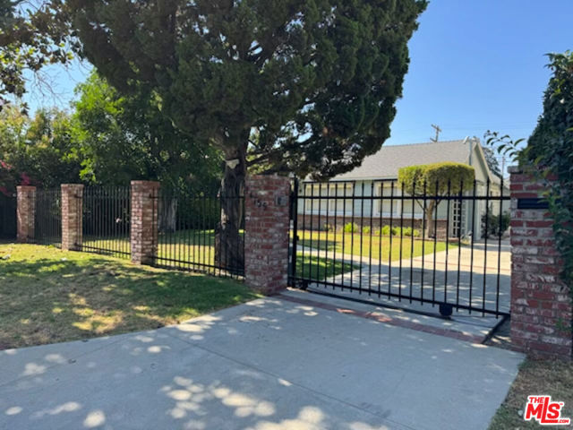 Property photo of 14755 Huston ST