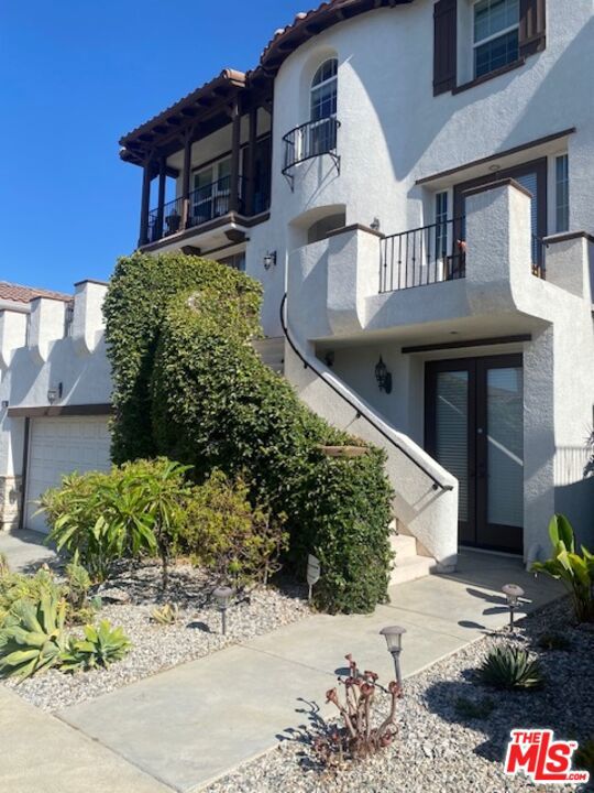 Property photo of 657 S Avenue 61