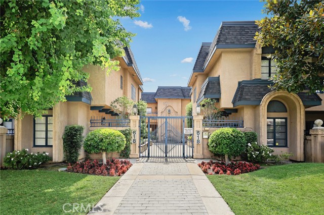 Property photo of 618 Fairview Ave