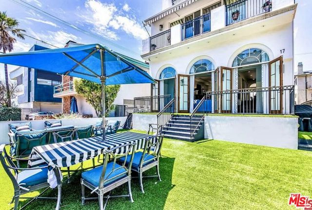 Property photo of 17 Privateer ST