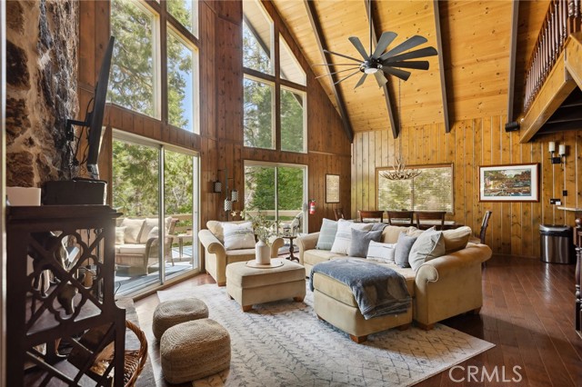 Property photo of 229 Chippewa LN