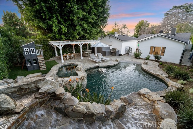 Property photo of 14332 Roblar PL