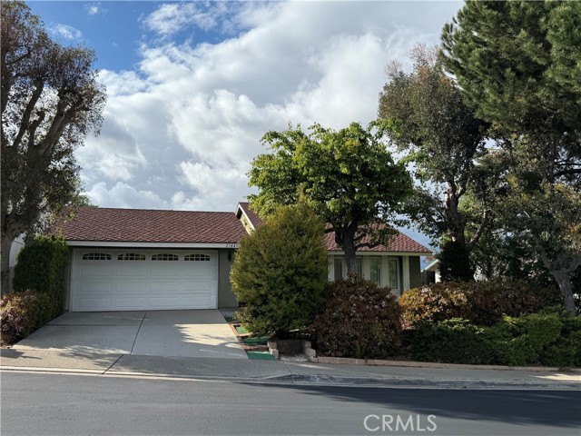 Property photo of 21841 Zuni DR