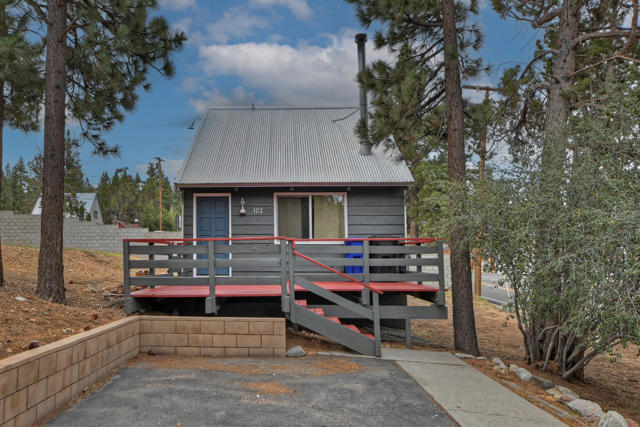 Property photo of 102 E Country Club BL