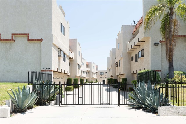 Property photo of 4000 Stewart Ave #22