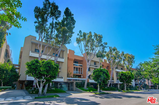 Property photo of 740 N Kings RD