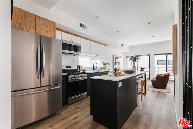 Property photo of 2654 S Mansfield AV