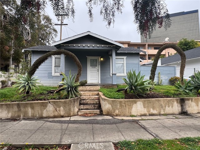 Property photo of 1116 S Barrington AV