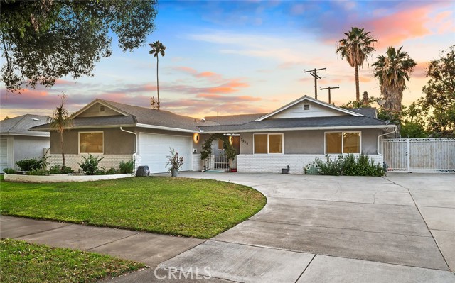 Property photo of 7985 Stella ST