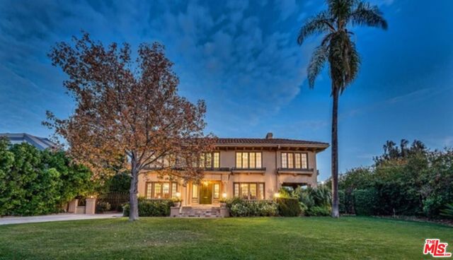 Property photo of 136 Fremont PL