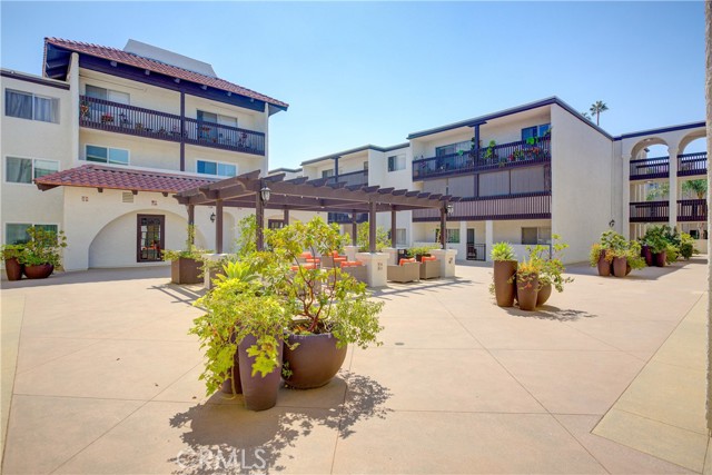 Photo of 5334 Lindley Av