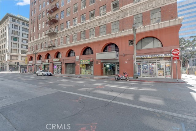 Property photo of 312 W 5th ST