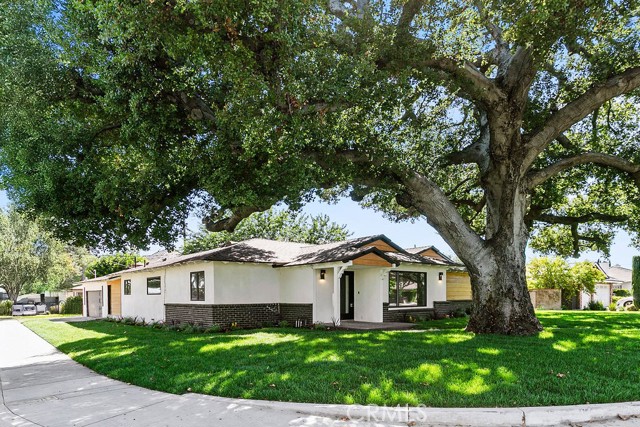 Property photo of 400 Rosemarie DR