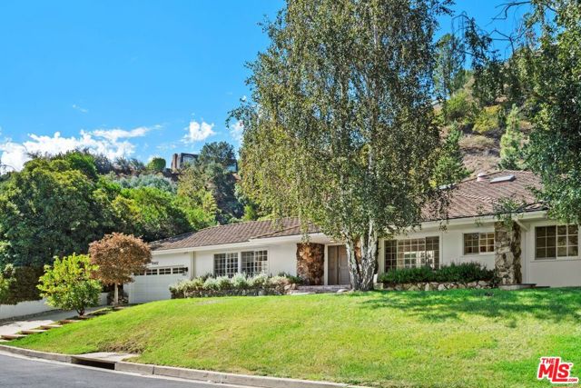 Property photo of 10612 Lindamere DR