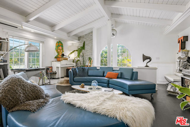 Property photo of 2225 N Cahuenga BL