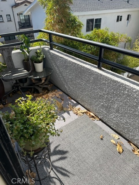 Property photo of 360 S Los Robles AV