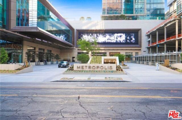 Property photo of 889 Francisco ST