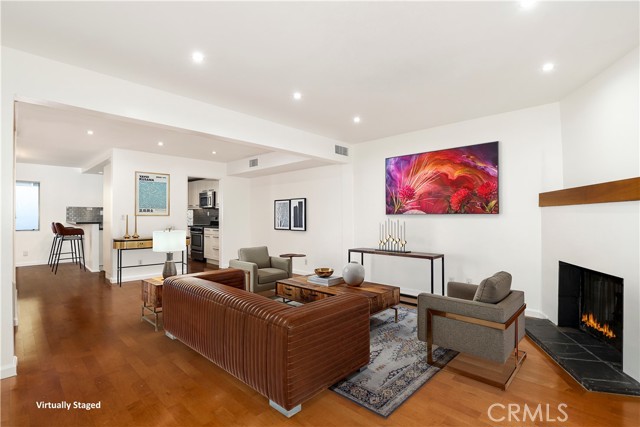 Property photo of 944 Palm AV