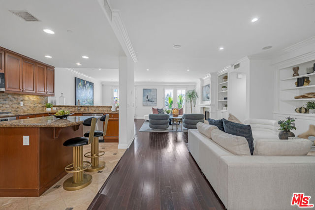 Property photo of 143 N Arnaz DR