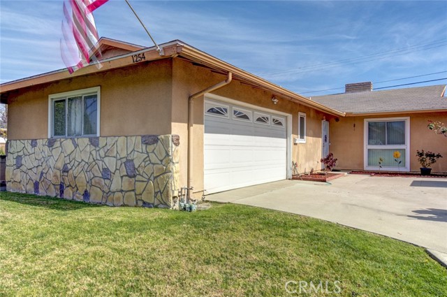 Property photo of 1254 N Gilbert ST