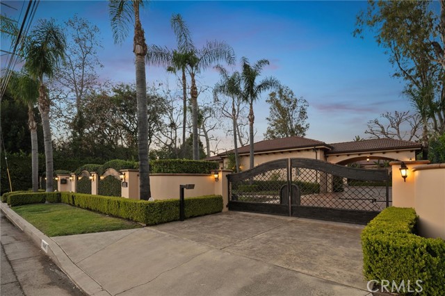 Photo of 13845 Magnolia Bl