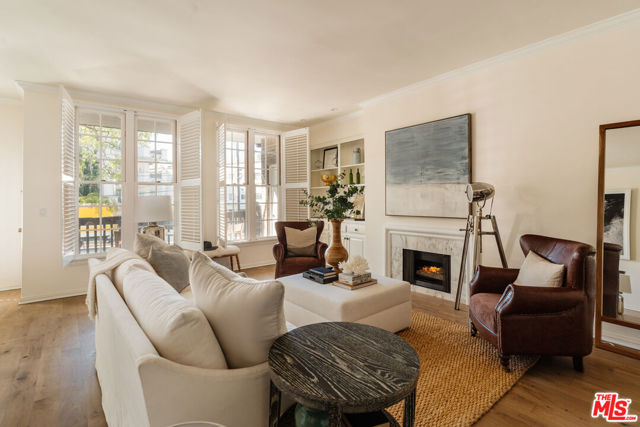 Property photo of 420 S Barrington AV