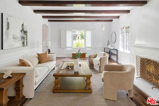 Property photo of 543 N June ST