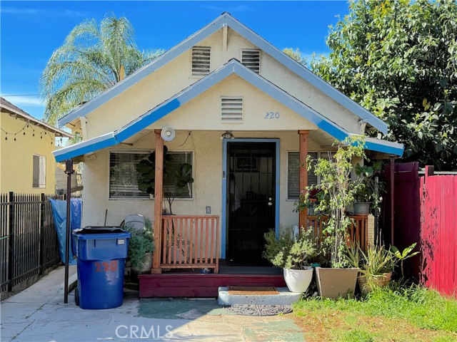 Property photo of 220 E Avenue 38