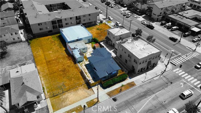 Property photo of 1012 E 10th ST