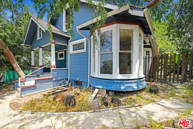 Property photo of 1557 Curran ST