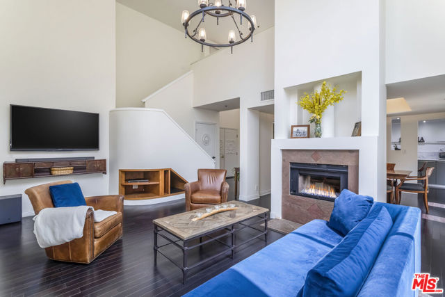 Property photo of 410 S Barrington AV